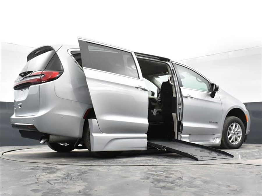 Used 2023 Chrysler Pacifica Touring L - BraunAbility Side Entry Fold Out Automatic Ramp
