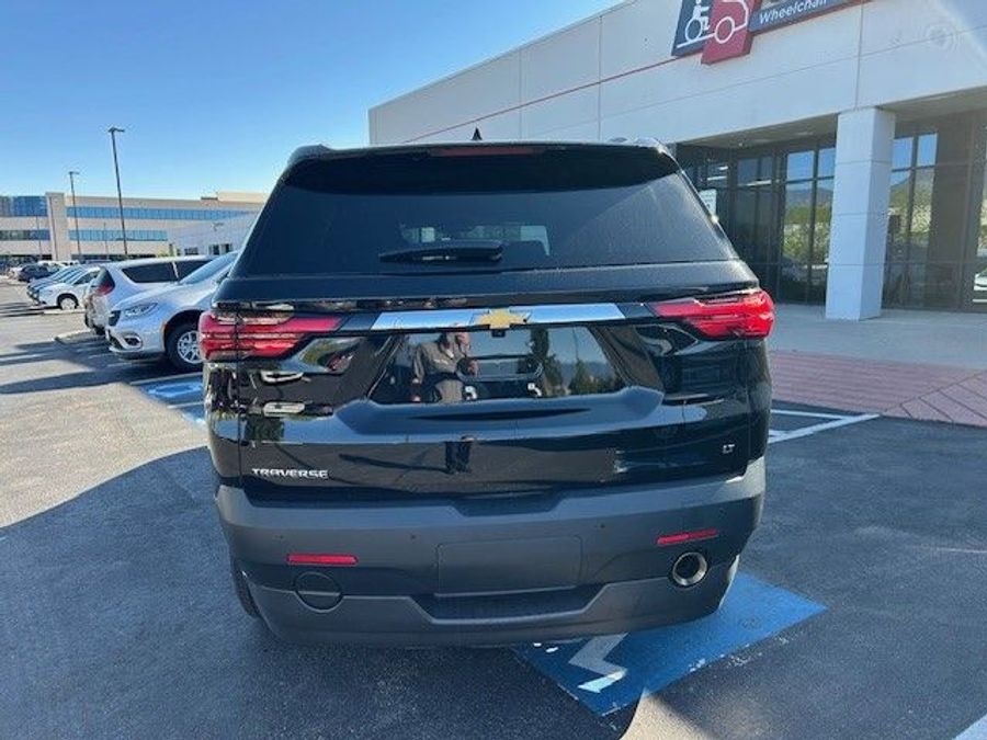 Used 2022 Chevrolet Traverse 1LT - BraunAbility Side Entry Entry In Floor Automatic Ramp