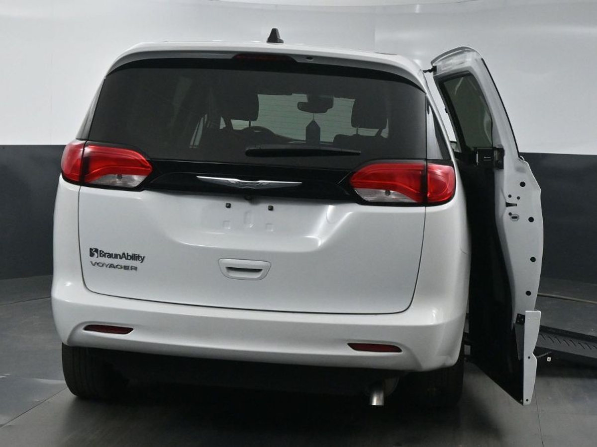 2023 CHRYSLER VOYAGER - Image 7