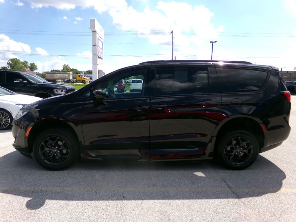 2019 CHRYSLER PACIFICA - Image 6