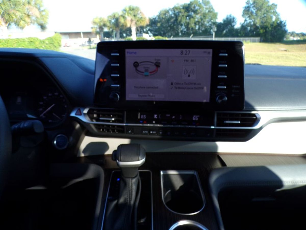 2024 TOYOTA SIENNA - Image 17