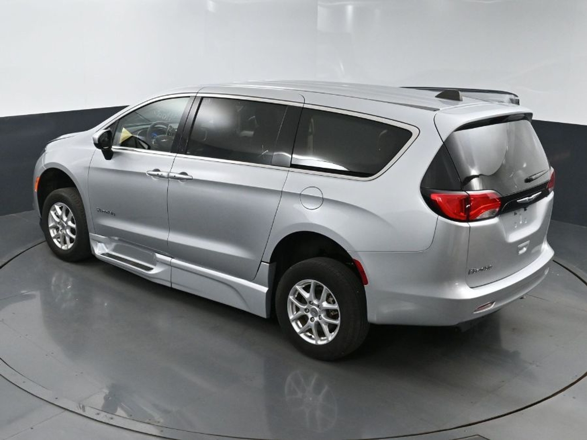 2023 CHRYSLER VOYAGER - Image 18