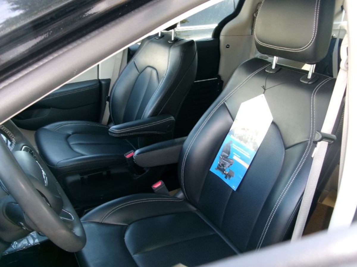 2023 CHRYSLER PACIFICA - Image 14