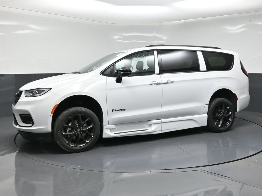 White Chrysler Pacifica with Side Entry Automatic Fold Out ramp