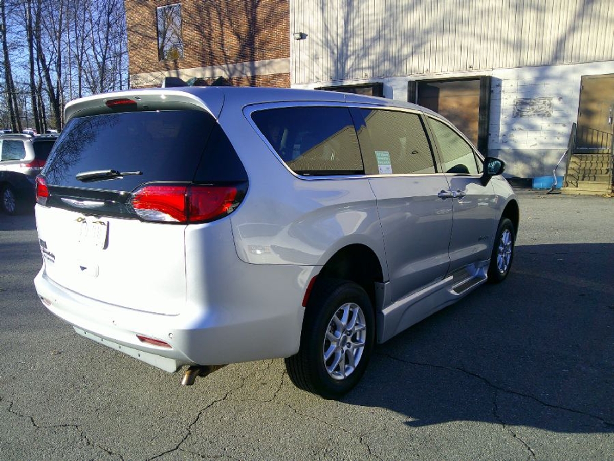 2023 CHRYSLER VOYAGER - Image 7