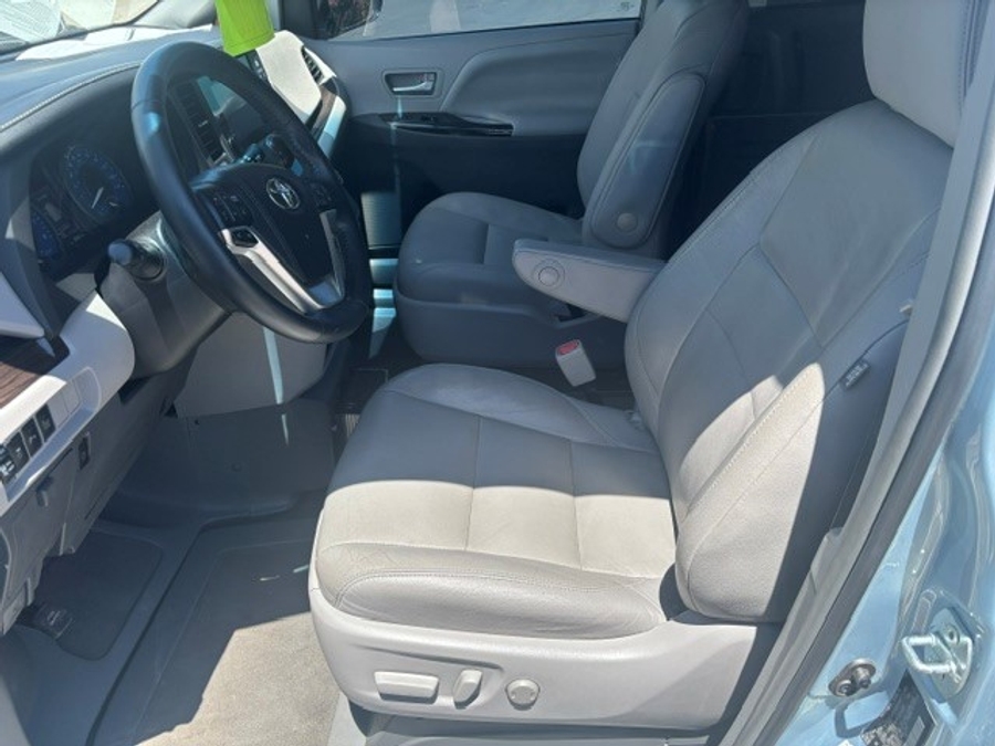 Used 2015 Toyota Sienna XLE - BraunAbility Side Entry Fold Out Automatic Ramp