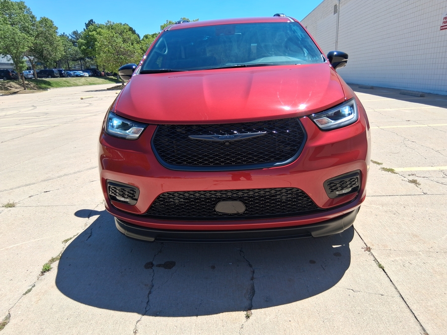 Red Chrysler Pacifica image number 2