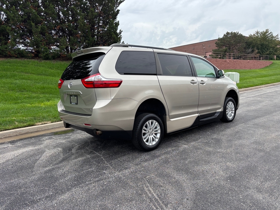 Used 2016 Toyota Sienna XLE - VMI Side Entry In Floor Automatic Ramp