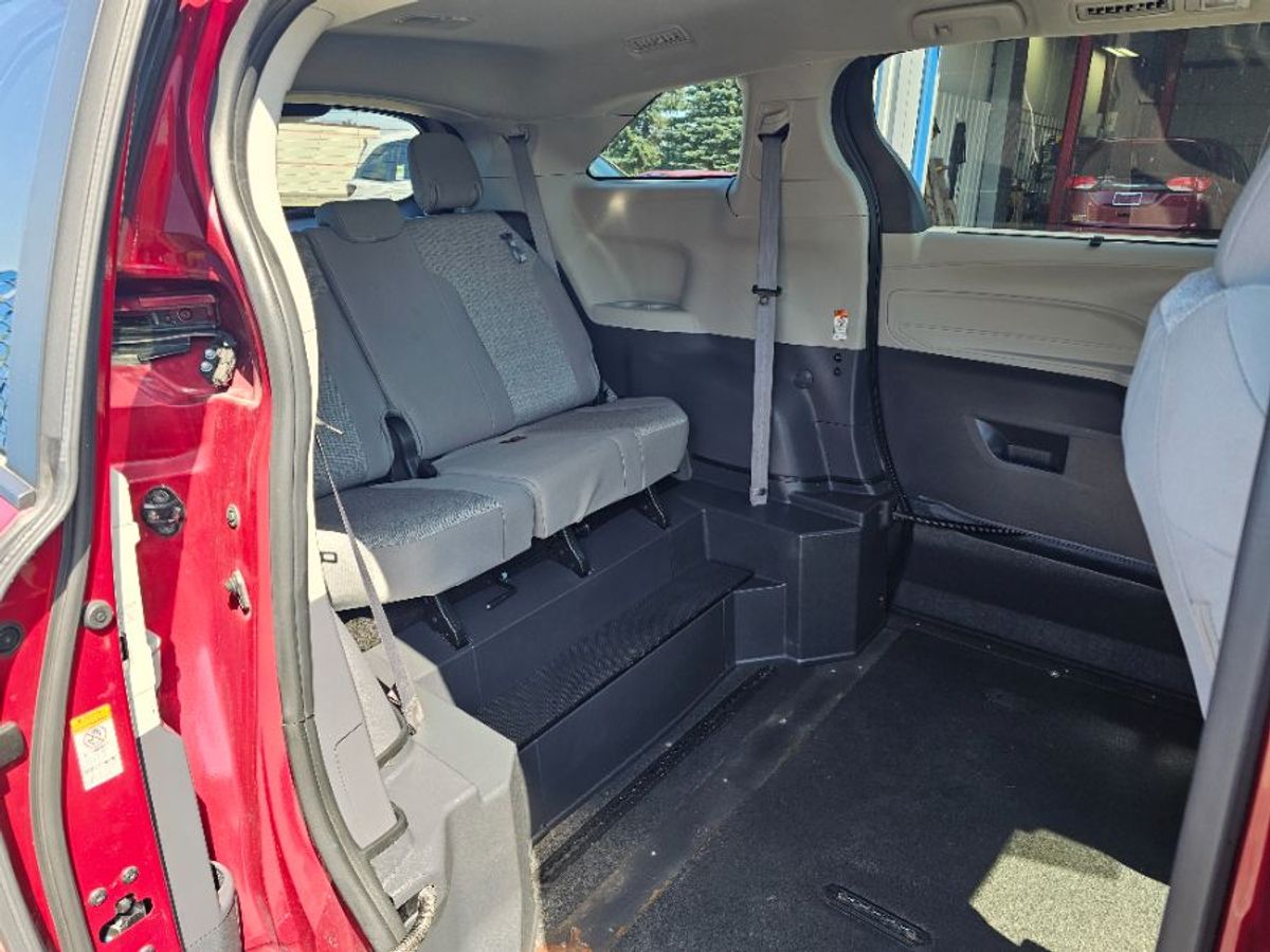 2022 TOYOTA SIENNA - Image 11