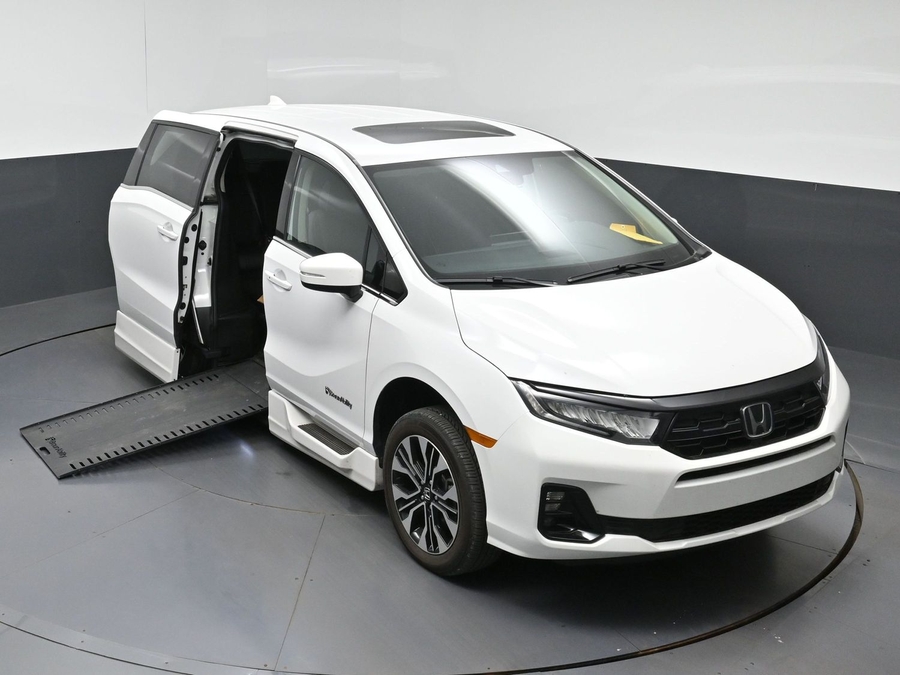 Used 2025 Honda Odyssey Elite - BraunAbility Side Entry In Floor Automatic Ramp
