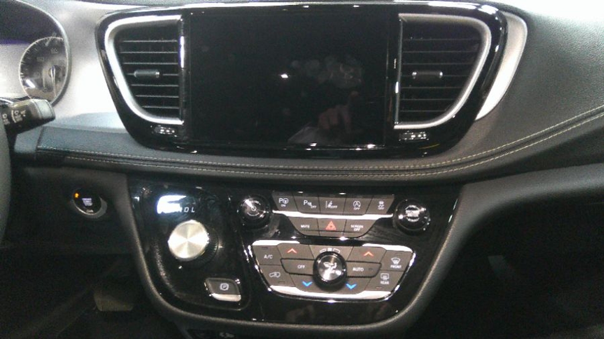 2024 CHRYSLER PACIFICA - Image 19