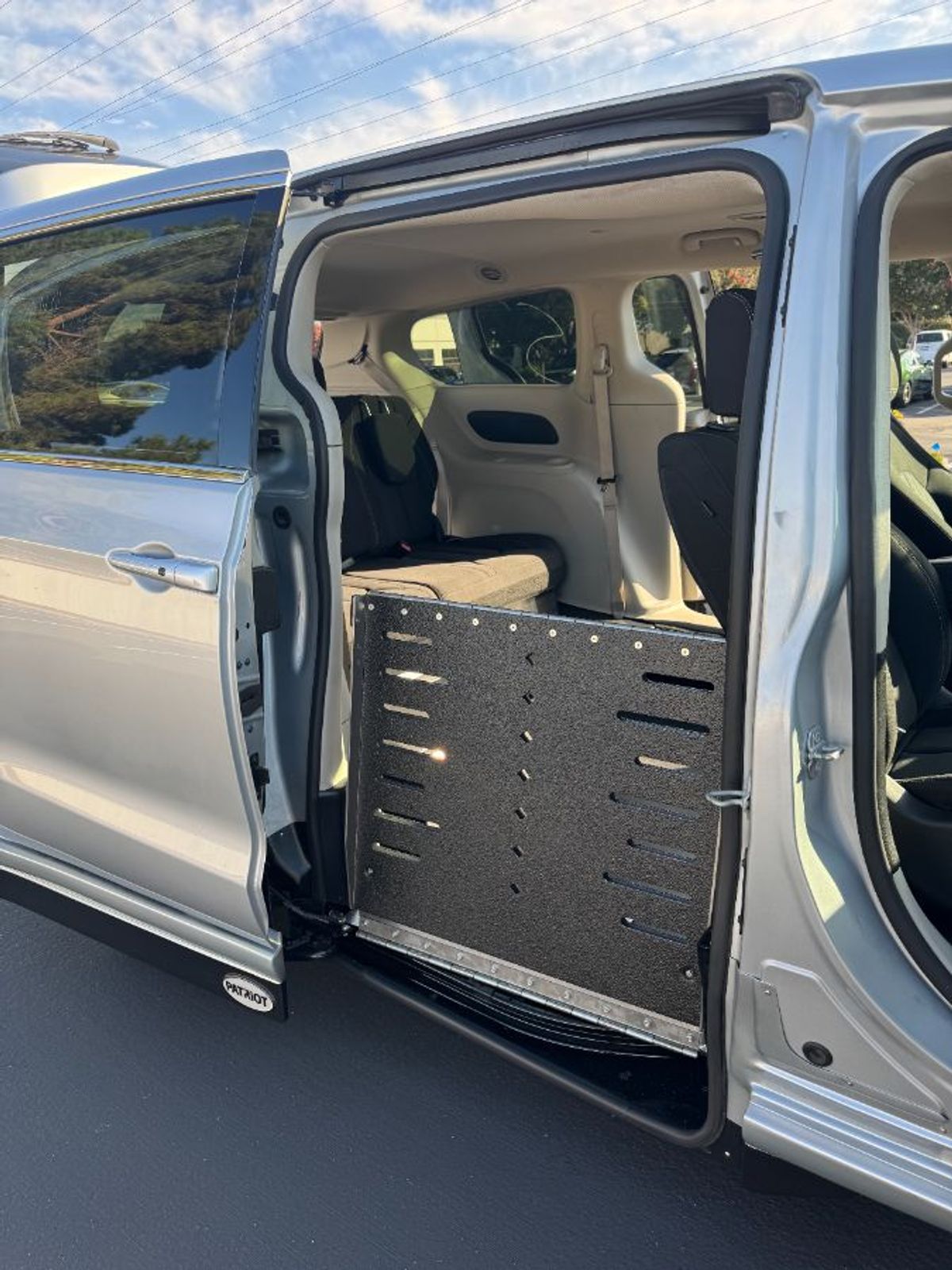 2023 CHRYSLER VOYAGER - Image 16