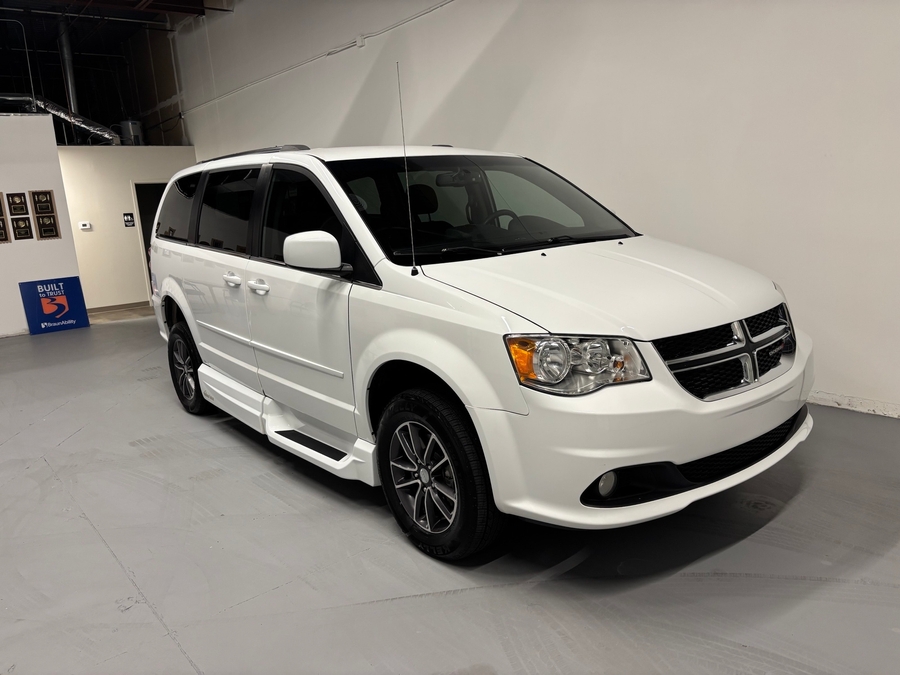 Used 2017 Dodge Grand Caravan SXT - VMI Side Entry In Floor Automatic Ramp