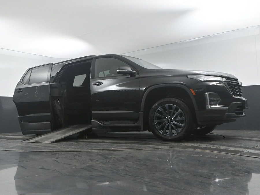 Used 2022 Chevrolet Traverse RS - BraunAbility Side Entry Entry In Floor Automatic Ramp