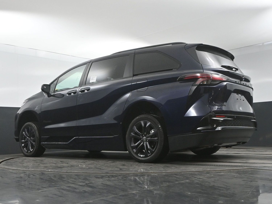 New 2025 Toyota Sienna Hybrid XSE Sport - BraunAbility Side Entry Entry Fold Out Automatic Ramp
