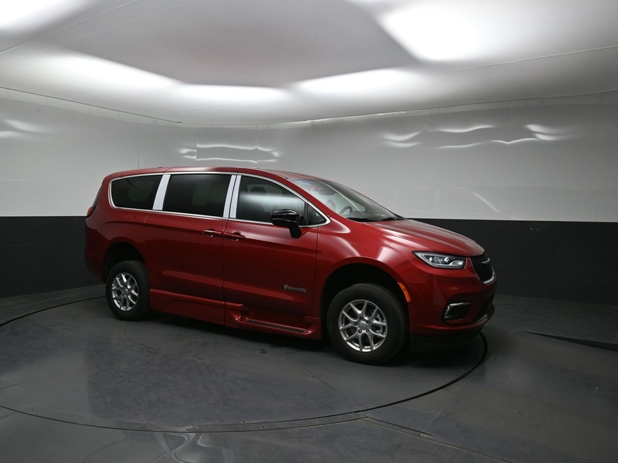 Red Chrysler Pacifica image number 14