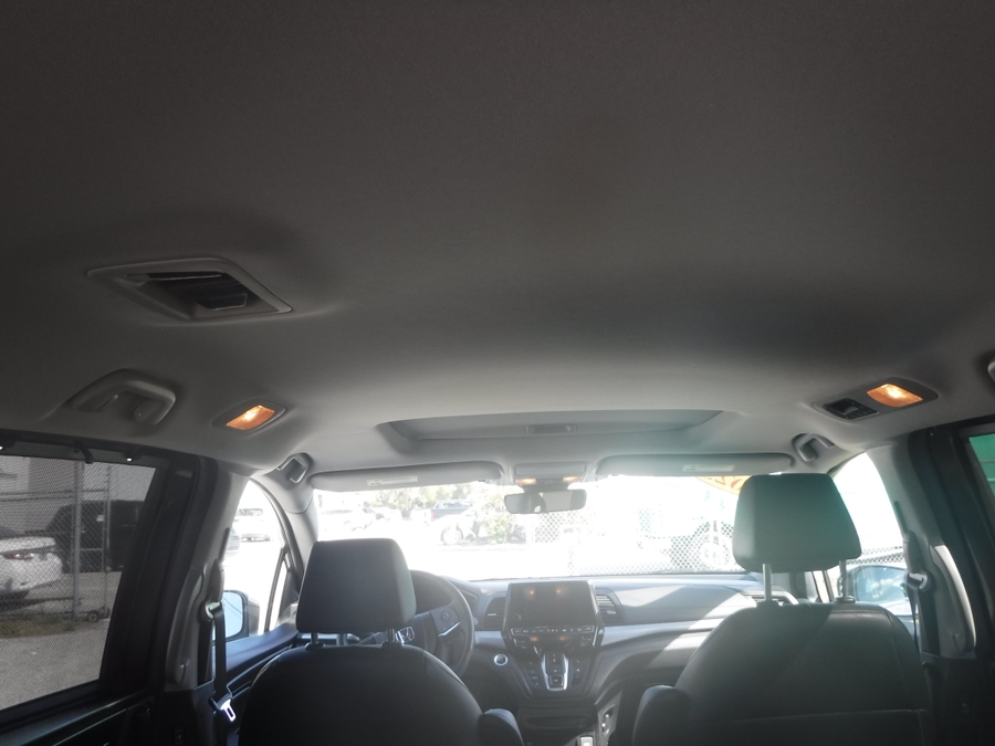 Grey Honda Odyssey image number 15