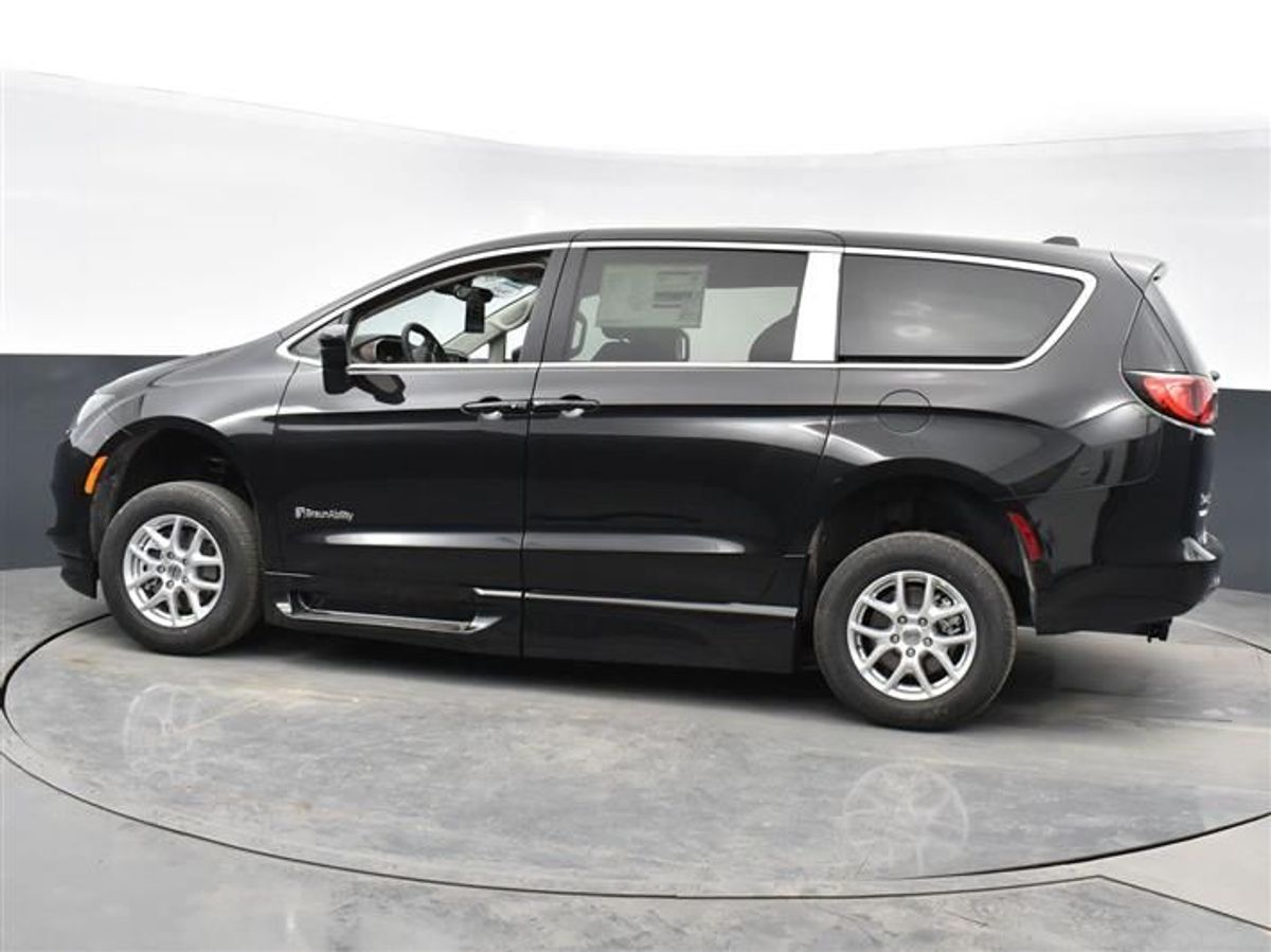 2023 CHRYSLER VOYAGER - Image 9