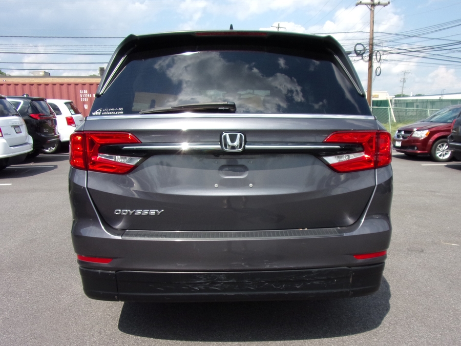 Grey Honda Odyssey image number 5