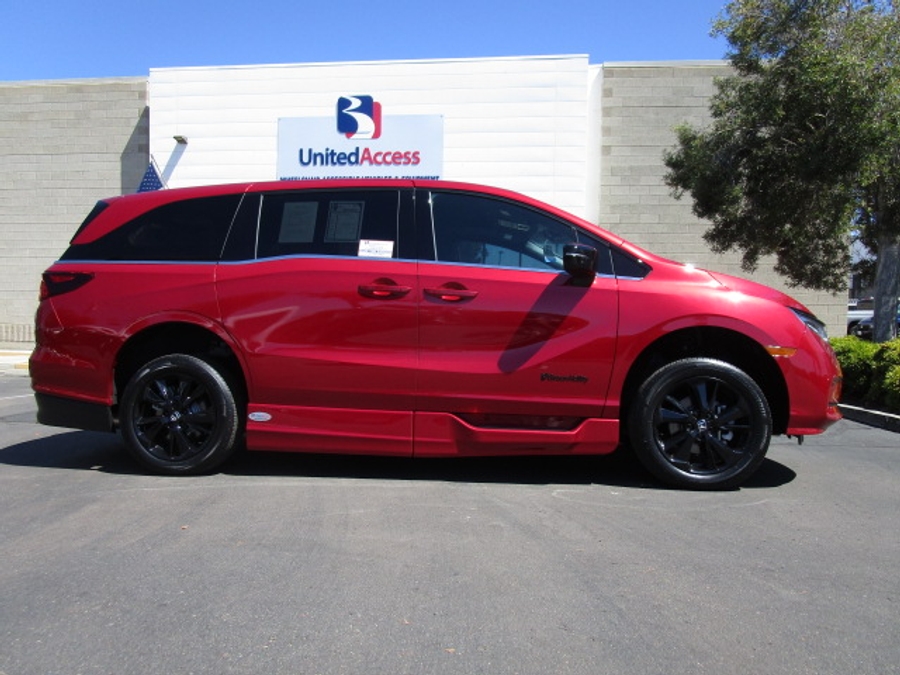 New 2026 Honda Odyssey Sport - BraunAbility Side Entry In Floor Automatic Ramp