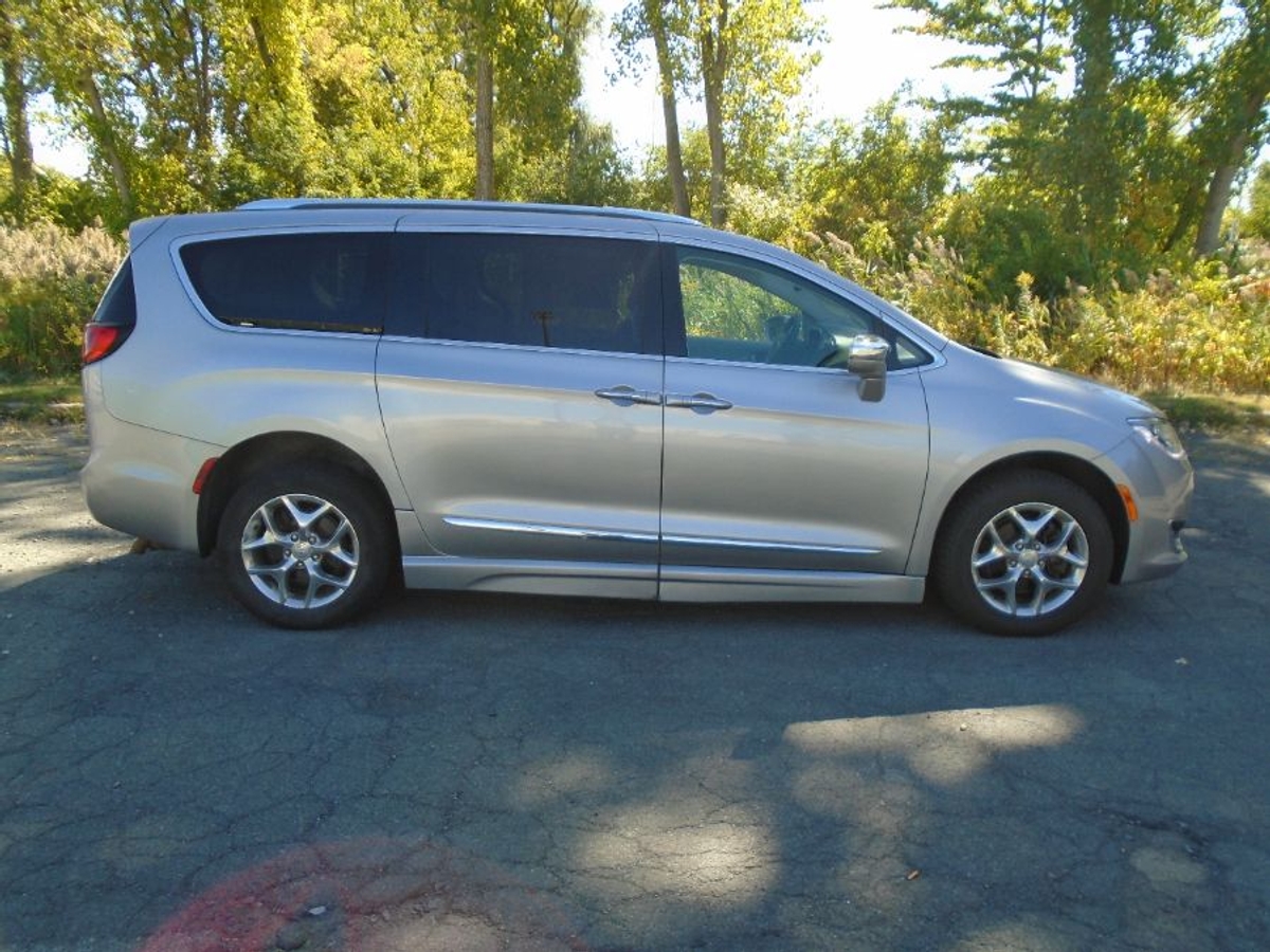 2018 CHRYSLER PACIFICA - Image 12