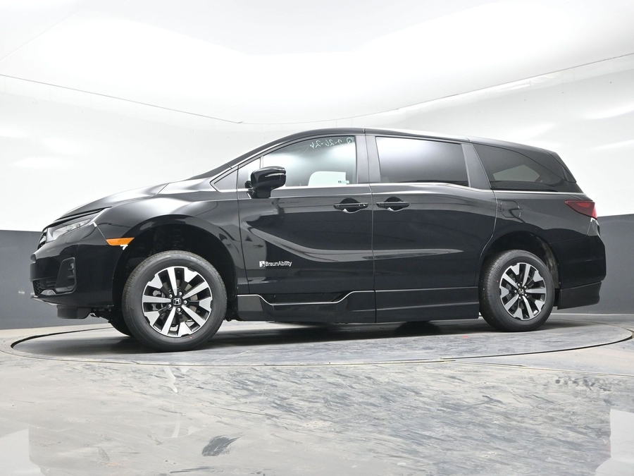 Black Honda Odyssey image number 19