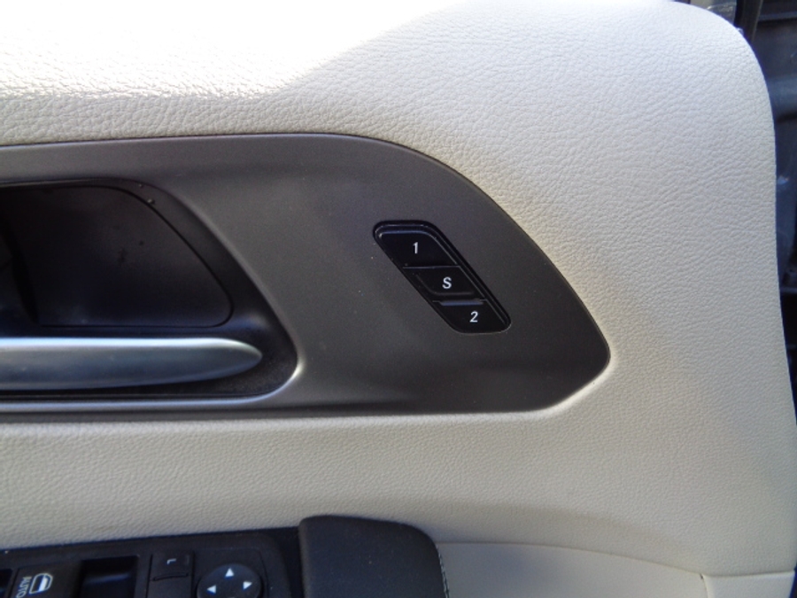 Used 2023 Chrysler Pacifica Touring L - BraunAbility Side Entry Entry Fold Out Automatic Ramp