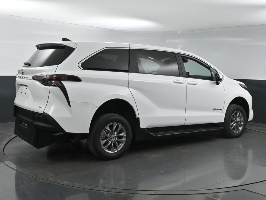 New 2025 Toyota Sienna Hybrid LE - BraunAbility Commercial Rear Entry Entry Fold Out Manual Ramp