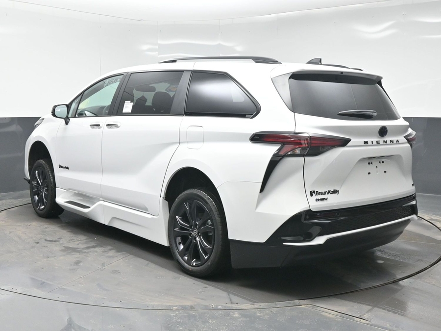 New 2025 Toyota Sienna Hybrid XSE Sport - BraunAbility Side Entry Entry Fold Out Automatic Ramp