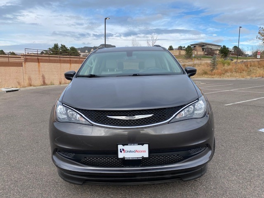 Used 2021 Chrysler Voyager LXi - BraunAbility Side Entry Entry Fold Out Automatic Ramp
