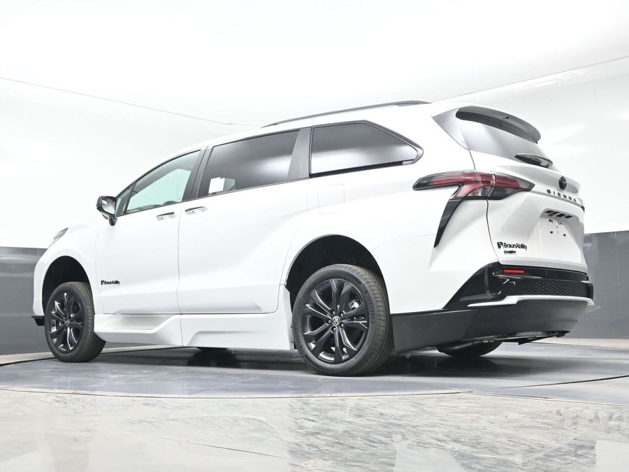 New 2026 Toyota Sienna Hybrid XSE Sport - BraunAbility Side Entry Entry Fold Out Automatic Ramp