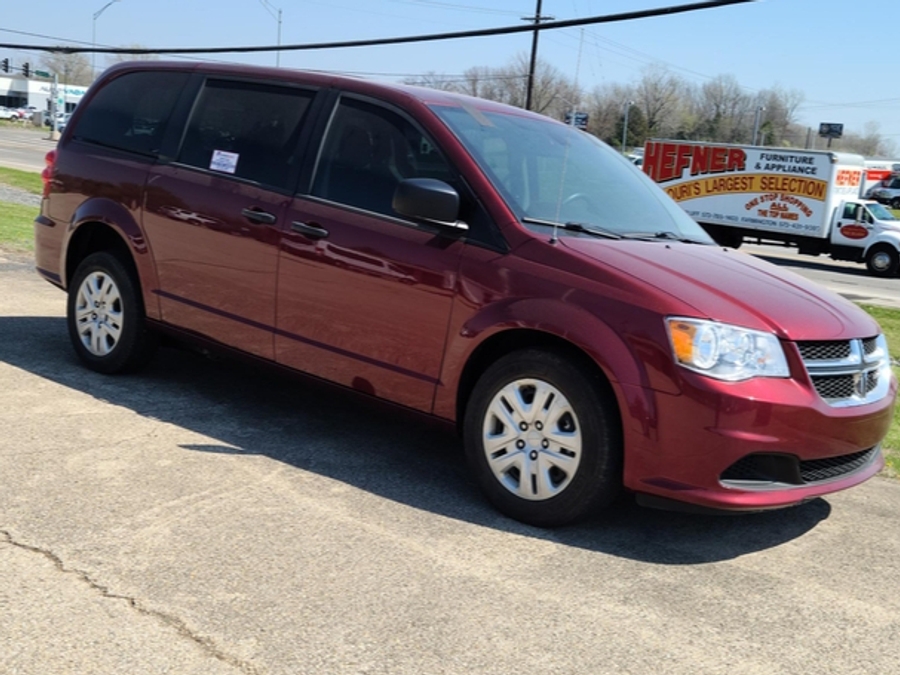 Used 2019 Dodge Grand Caravan SE - International Mobility Rear Entry Entry Fold Out Manual Ramp