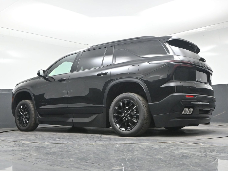 New 2026 Chevrolet Traverse 1LT Midnight - BraunAbility Side Entry In Floor Automatic Ramp