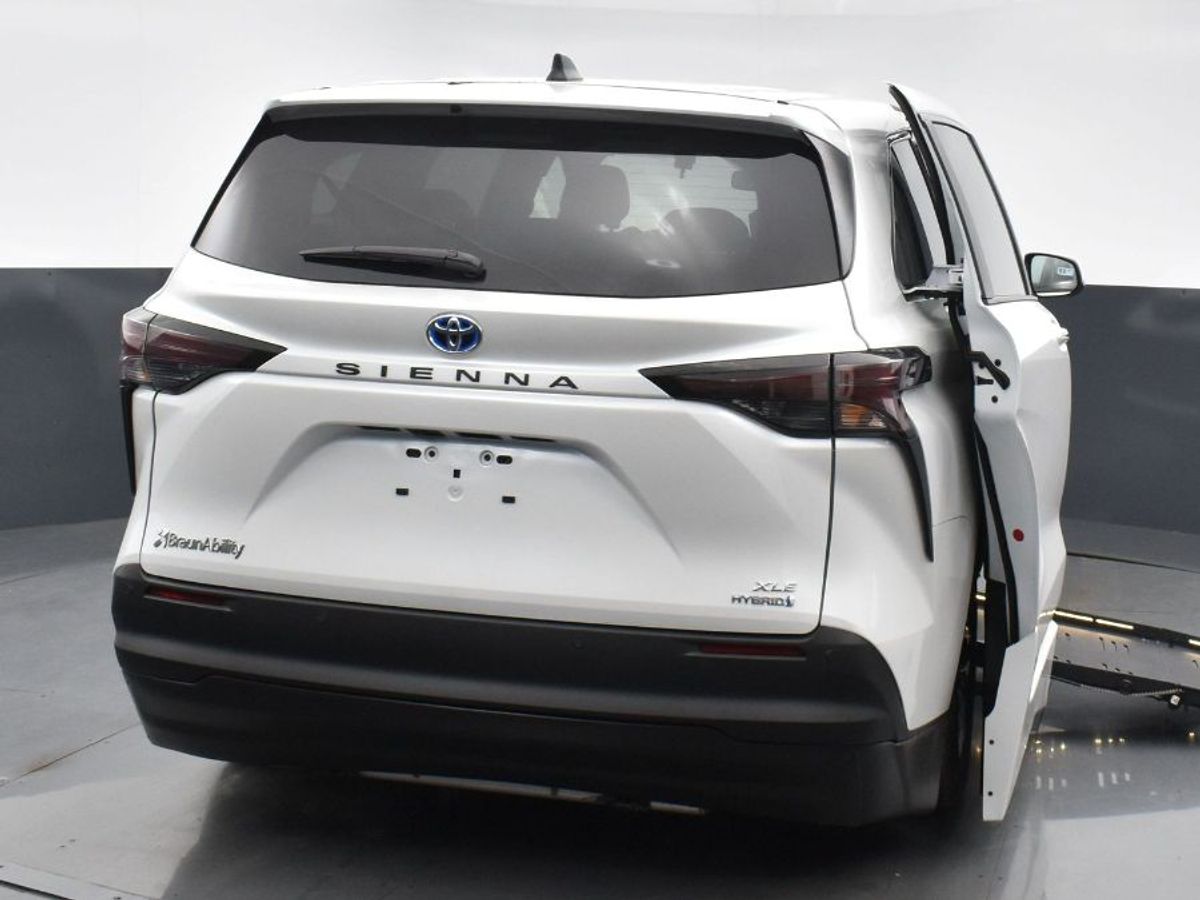2023 TOYOTA SIENNA - Image 6
