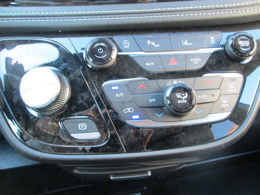 Blue Chrysler Pacifica image number 2