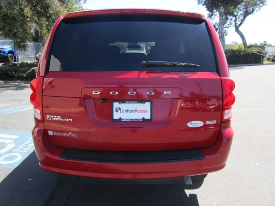 Used 2015 Dodge Grand Caravan SE - BraunAbility Side Entry Entry Fold Out Automatic Ramp