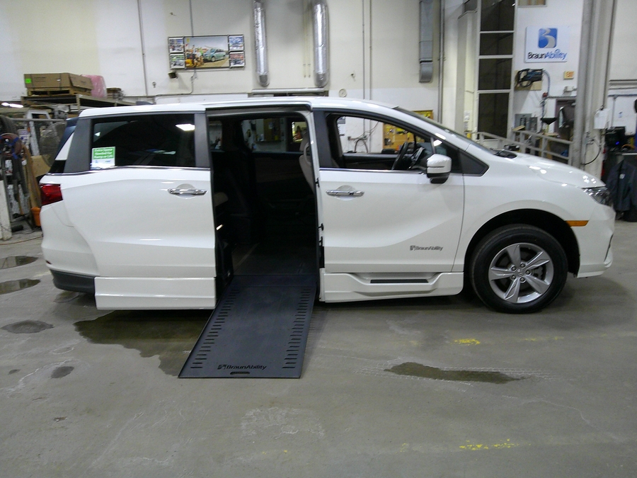  Honda Odyssey image number 1