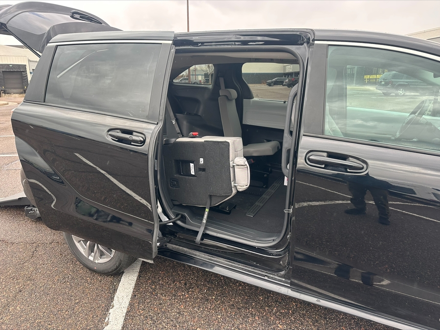 2025 TOYOTA SIENNA - Image 20