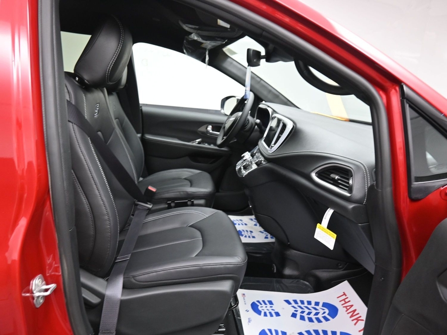 New 2026 Chrysler Pacifica Select Sport - BraunAbility Side Entry In Floor Automatic Ramp