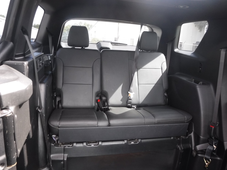 White Chevrolet Traverse image number 16