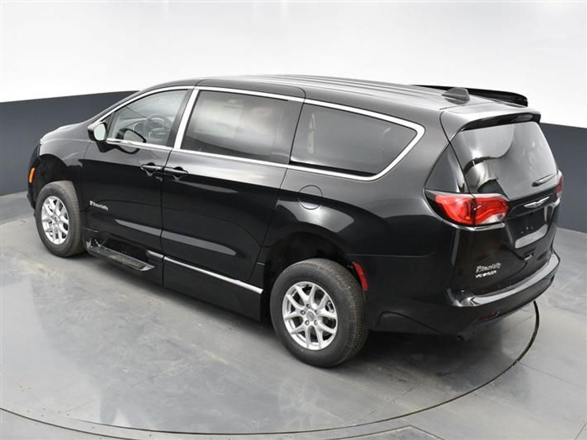 2023 CHRYSLER VOYAGER - Image 12