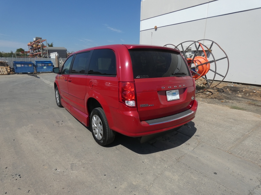 2016 Dodge Grand Caravan SE - Photo 2