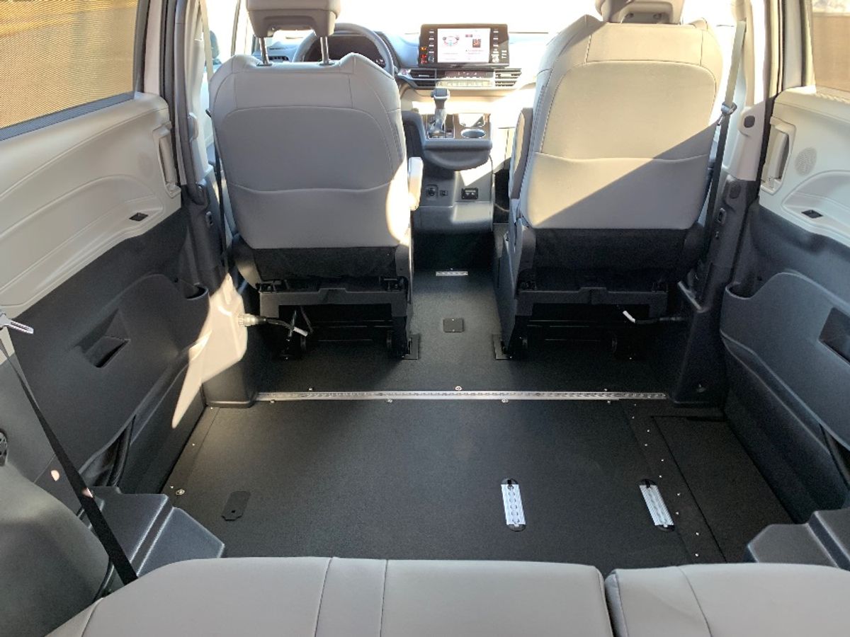 2024 TOYOTA SIENNA - Image 5