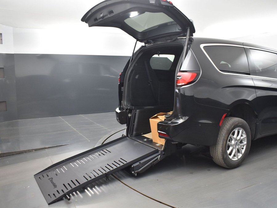 New 2025 Chrysler Pacifica Select Safety - BraunAbility Rear Entry Entry Fold Out Manual Ramp