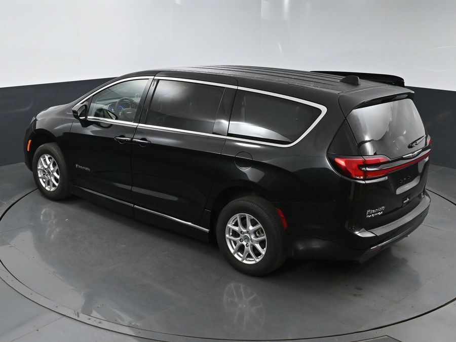 Used 2023 Chrysler Pacifica Touring L - BraunAbility Side Entry Entry Fold Out Automatic Ramp