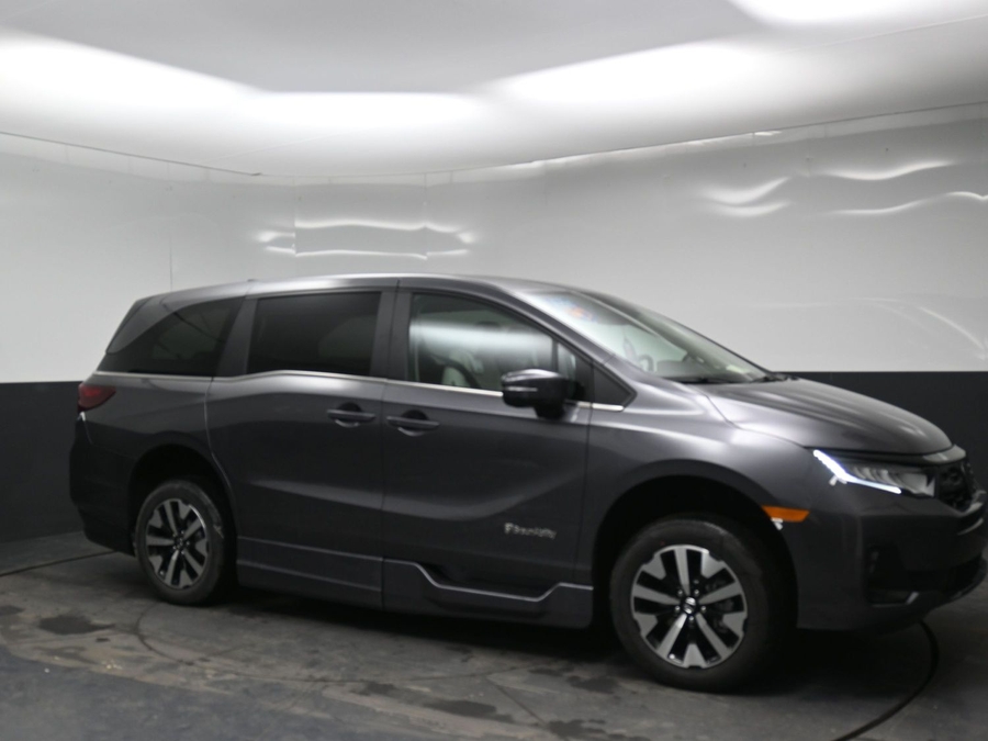 Grey Honda Odyssey image number 17