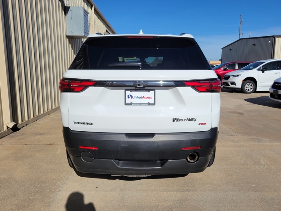 Used 2023 Chevrolet Traverse 2LT - BraunAbility Side Entry Entry In Floor Automatic Ramp