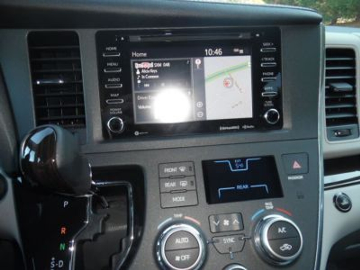 2019 TOYOTA SIENNA - Image 8