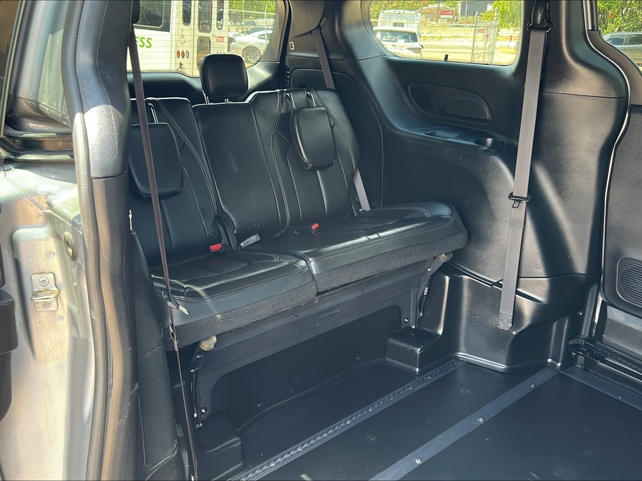 Used 2021 Chrysler Pacifica Touring L - BraunAbility Side Entry In Floor Automatic Ramp