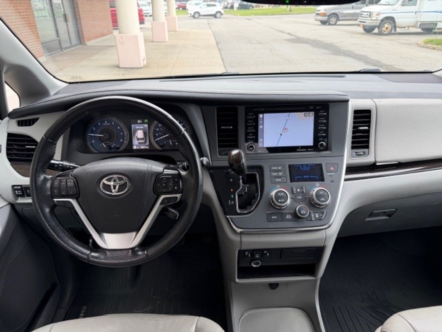 Used 2019 Toyota Sienna XLE Base - FRC Rear Entry Entry Fold Out Manual Ramp